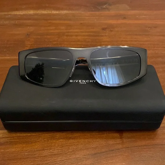 Givenchy Sunglasses Unisex